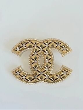CHANEL Gold Crystal Quilted Interlocking CC Brooch